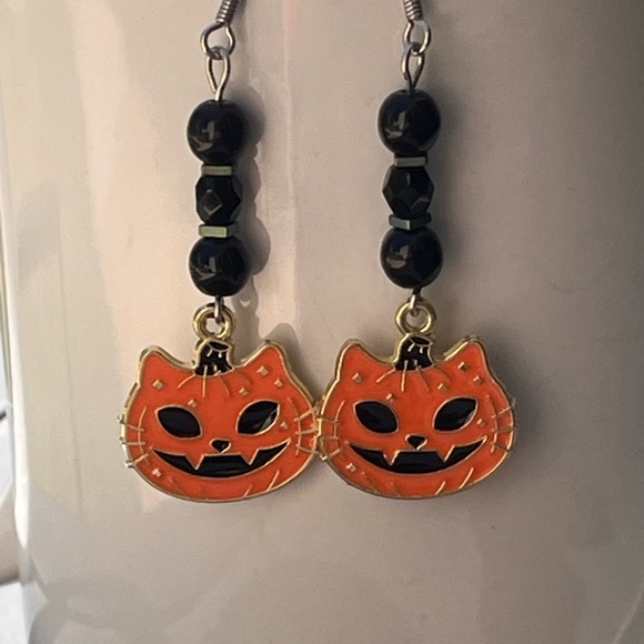 Hand Crafted Jewelry - Jack o lantern cat earrings orange & black handcrafted